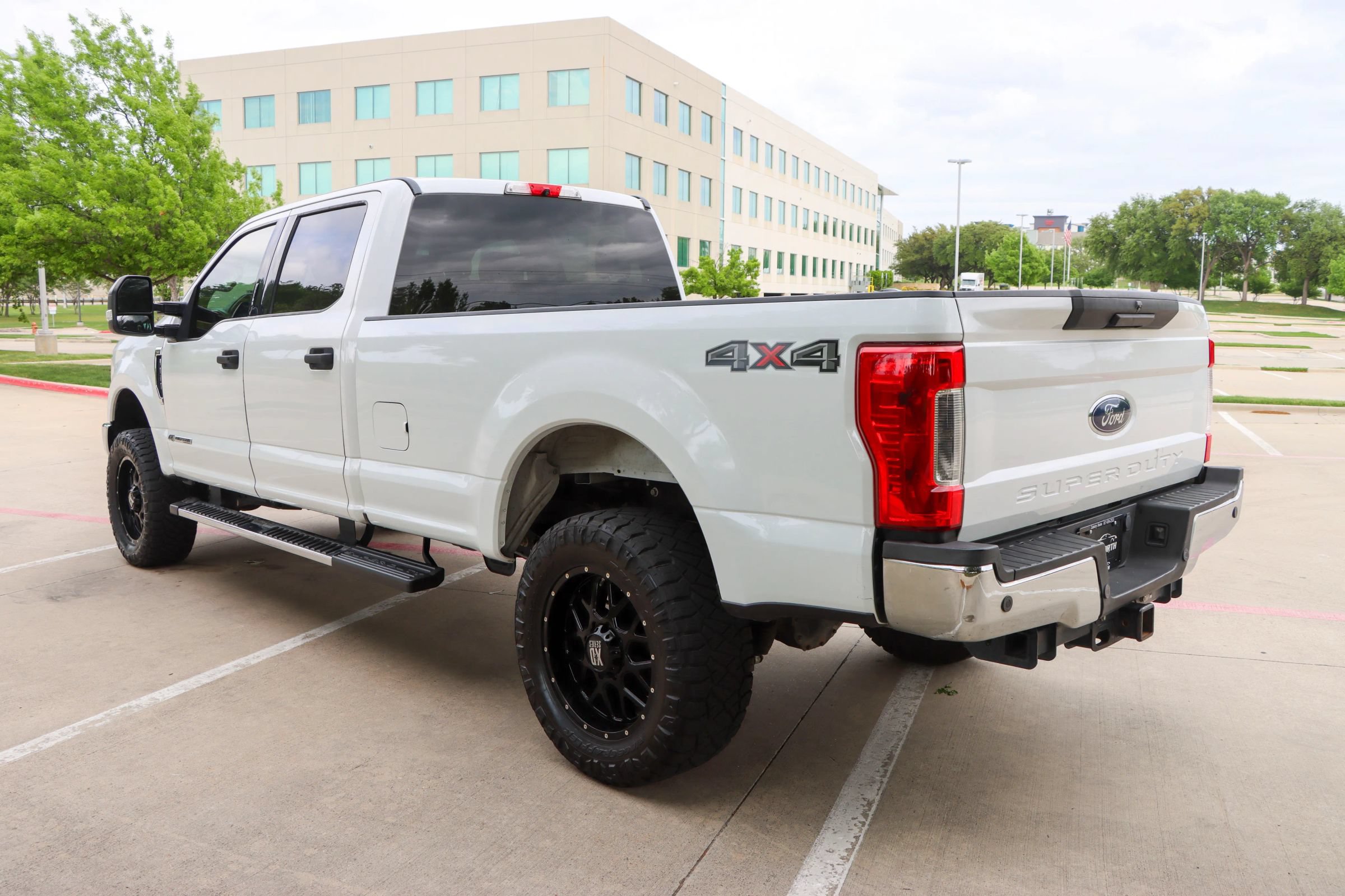 Used 2017 Ford F350 XLT w/ XLT Value Package AWD/4WD image 5