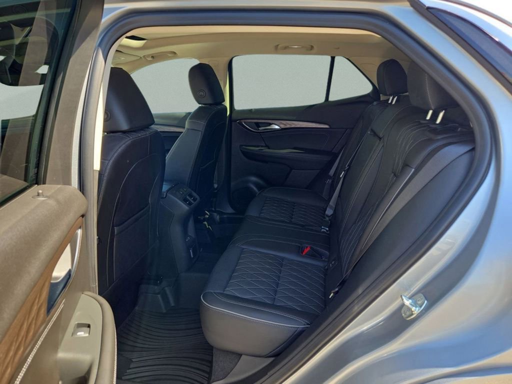 Used 2023 Buick Envision Avenir image 16