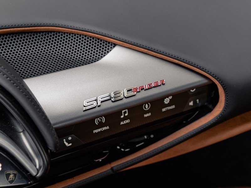 Used 2022 Ferrari SF90 Spider image 16