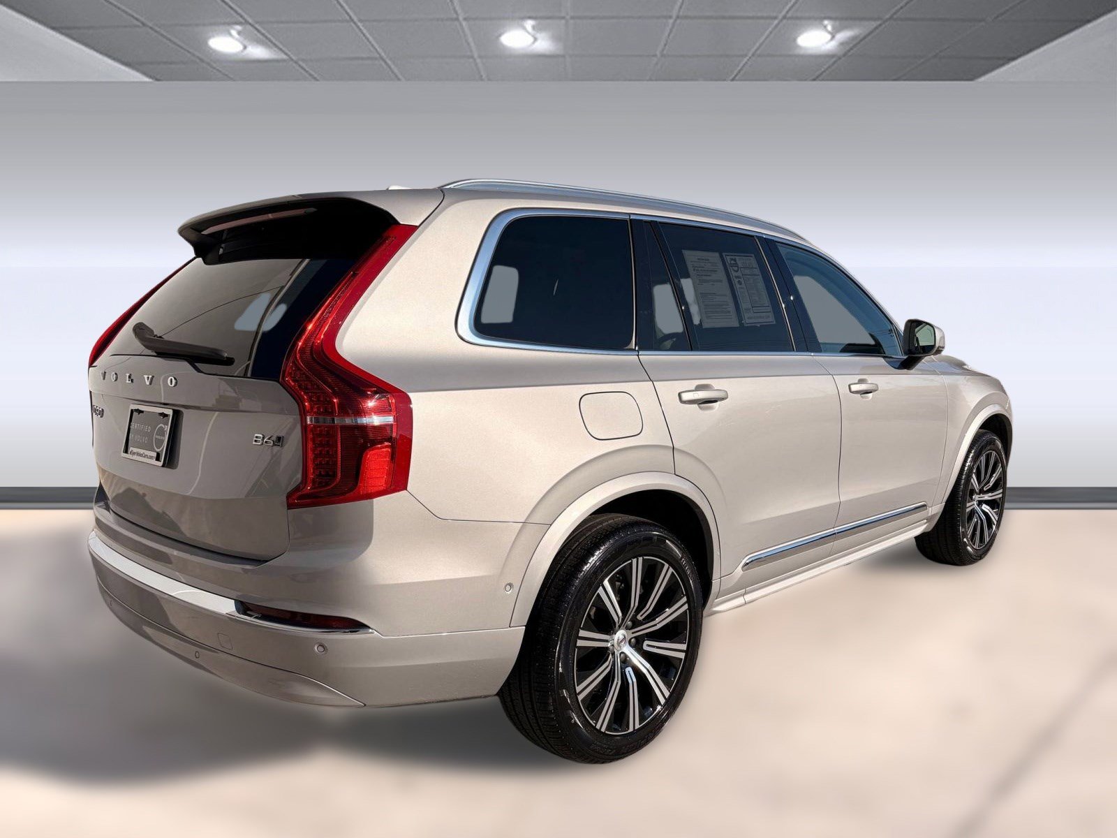Certified 2025 Volvo XC90 B6 Plus image 8