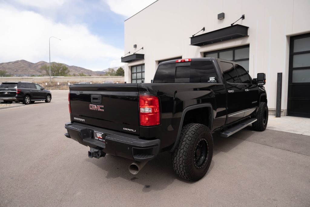 Used 2017 GMC Sierra 3500 Denali AWD/4WD image 7