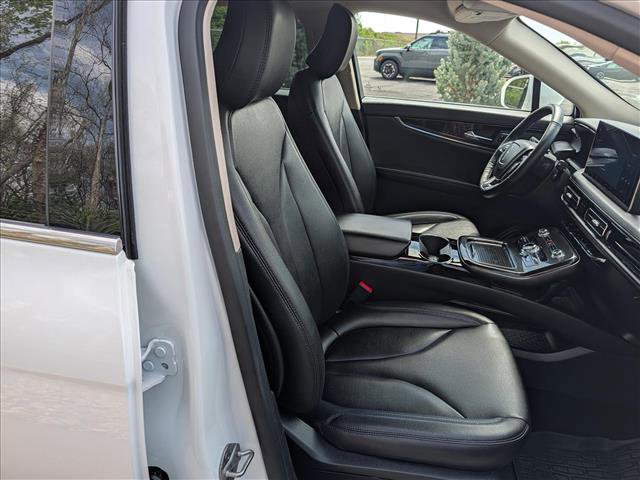 Used 2022 Lincoln Nautilus FWD w/ Premium Package image 14