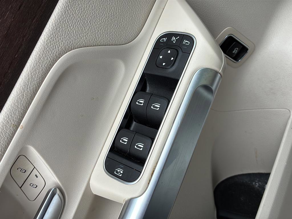 Used 2023 Mercedes-Benz GLB 250 image 12