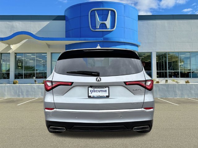 Used 2023 Acura MDX w/ Technology Package AWD/4WD image 3