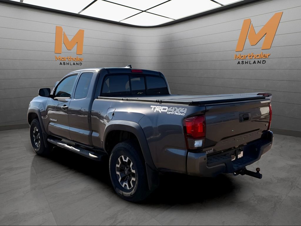 Used 2018 Toyota Tacoma TRD Off-Road w/ Technology Package image 3