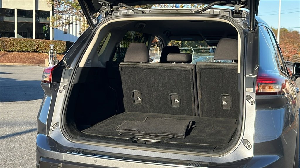 Used 2024 Nissan Rogue SV image 13