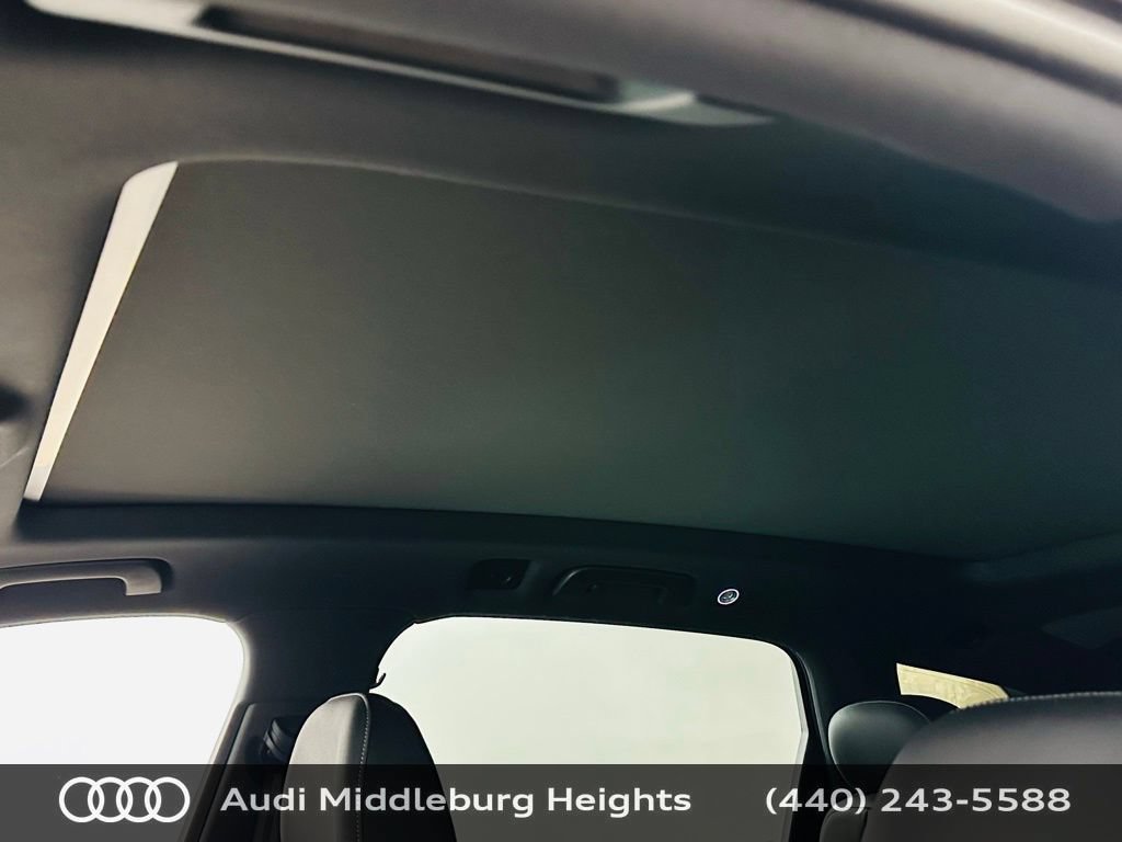 Certified 2025 Audi Q7 2.0T Premium w/ Convenience Plus Package AWD/4WD image 24