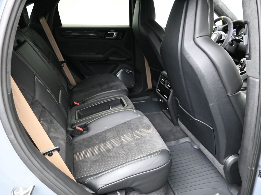 Used 2023 Porsche Cayenne Turbo GT image 10