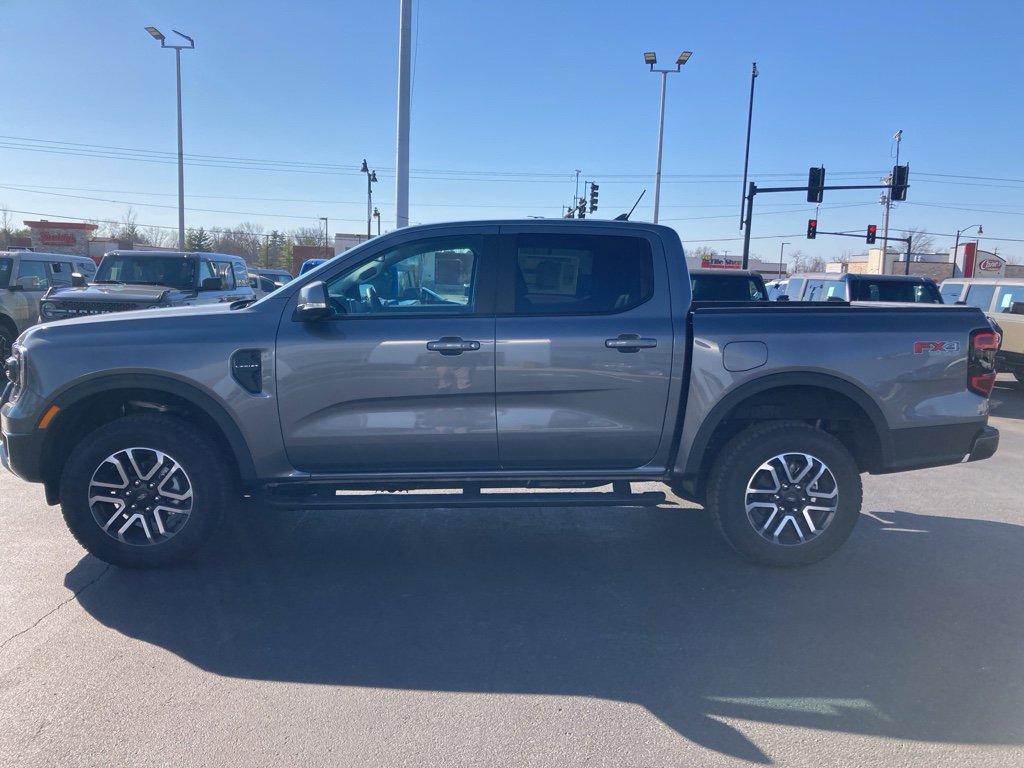 Used 2025 Ford Ranger Lariat w/ FX4 Off-Road Package image 7