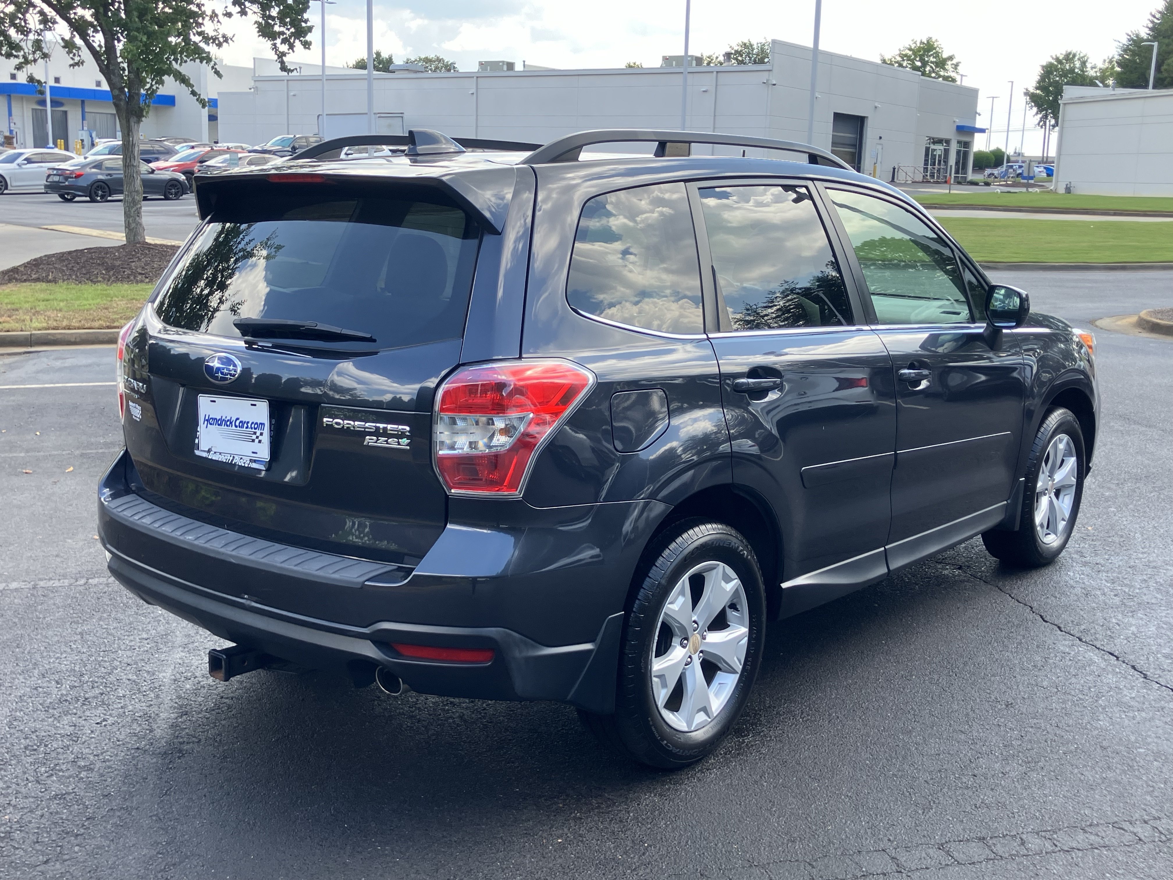 Used 2016 Subaru Forester 2.5i Limited AWD/4WD image 10