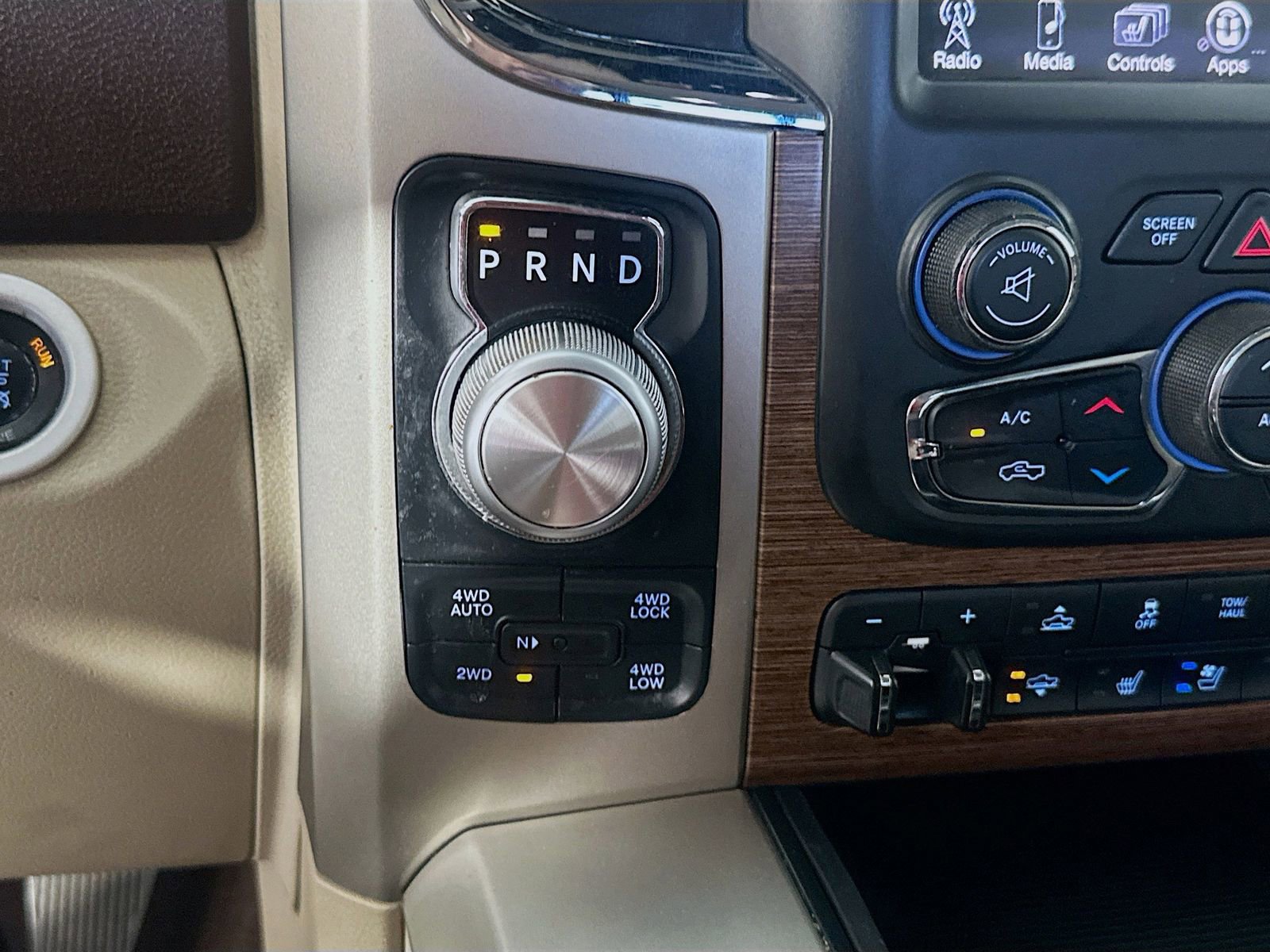 Used 2014 RAM 1500 Laramie w/ Convenience Group AWD/4WD image 17