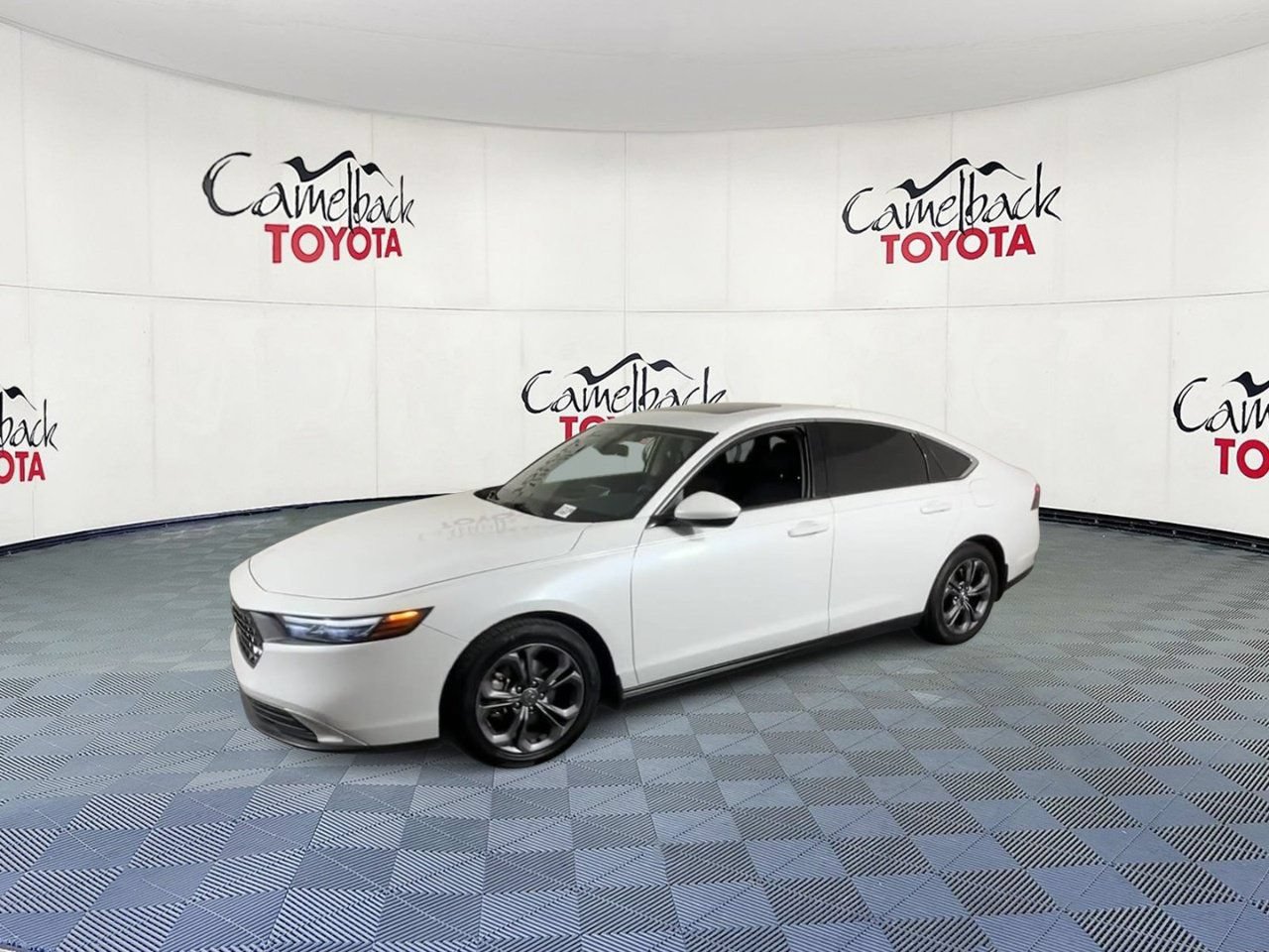 Used 2023 Honda Accord EX image 7
