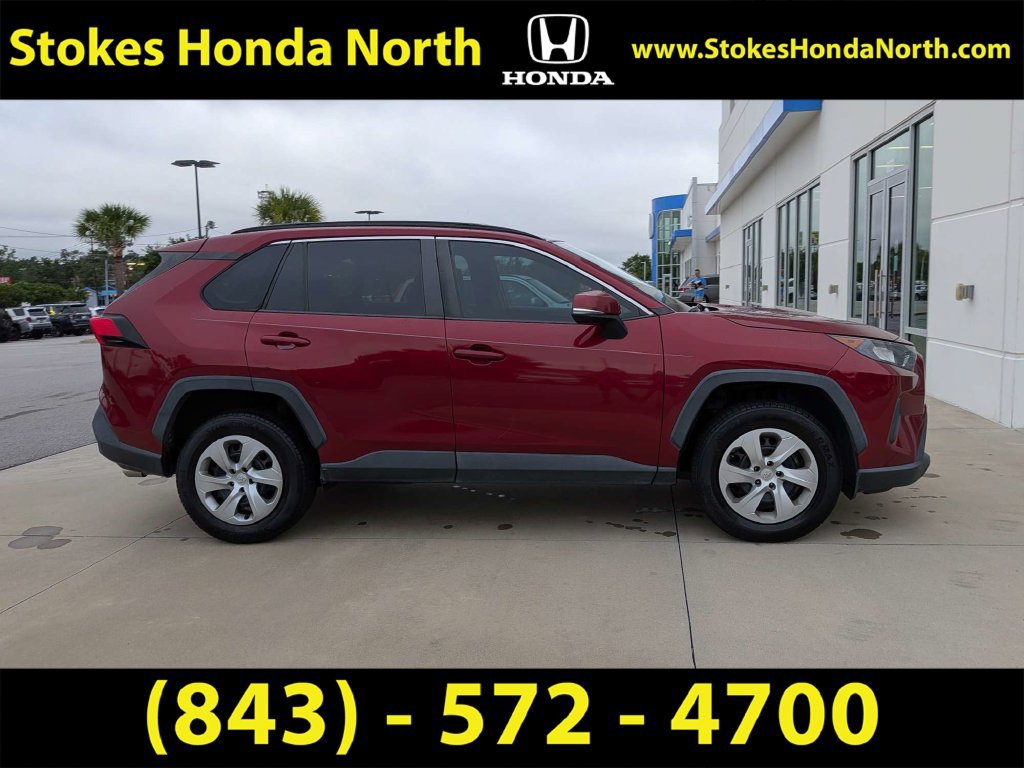 Used 2019 Toyota RAV4 LE FWD image 3