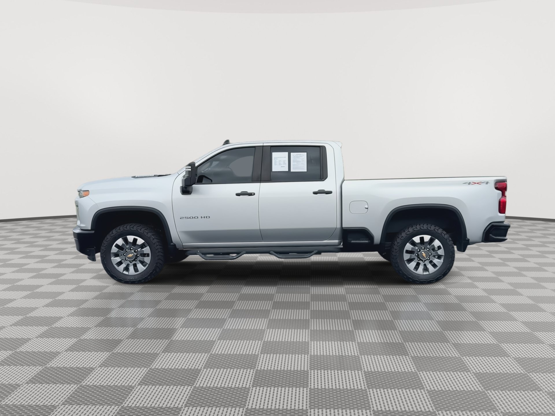 Used 2023 Chevrolet Silverado 2500 Custom w/ Custom Value Package AWD/4WD image 5