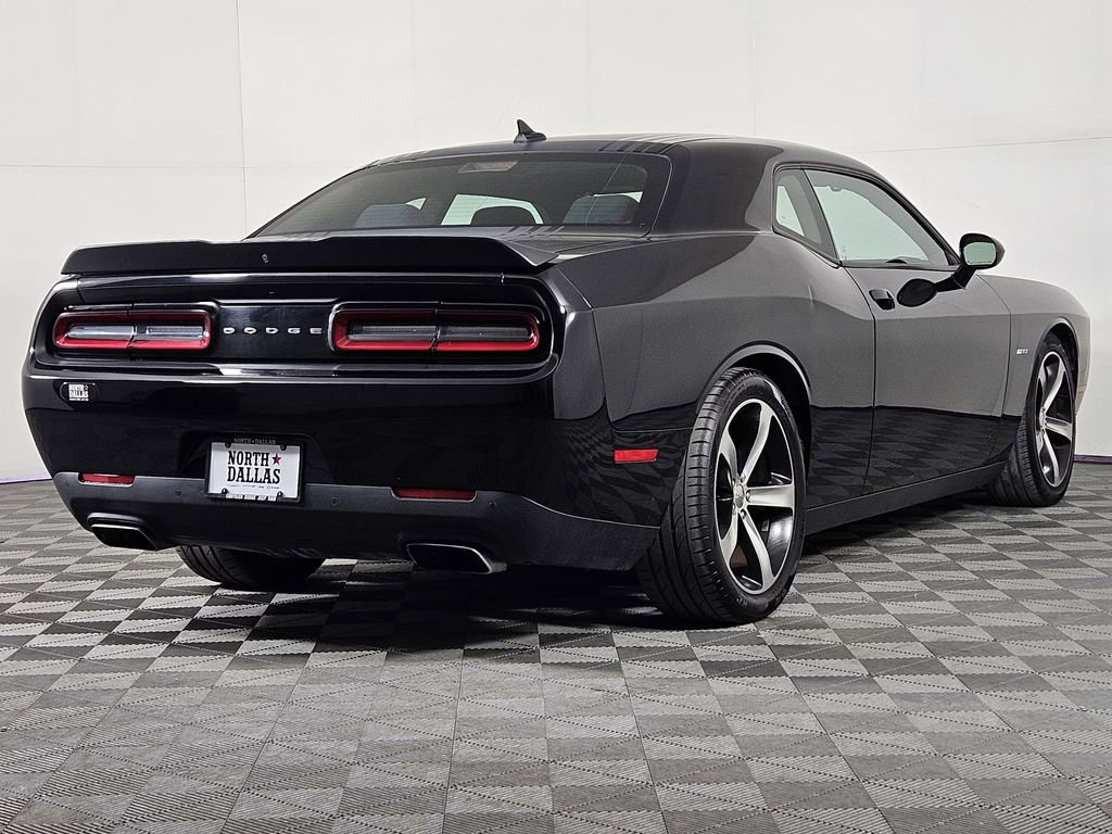 Used 2016 Dodge Challenger R/T RWD image 3