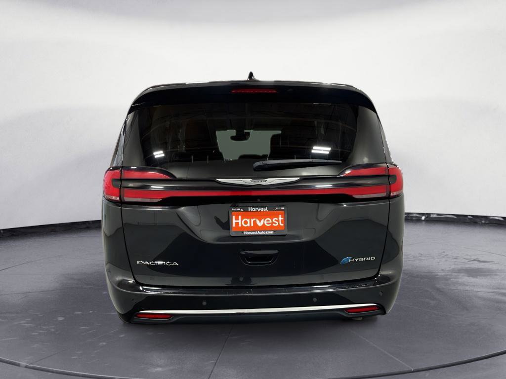Used 2023 Chrysler Pacifica Touring-L FWD image 8