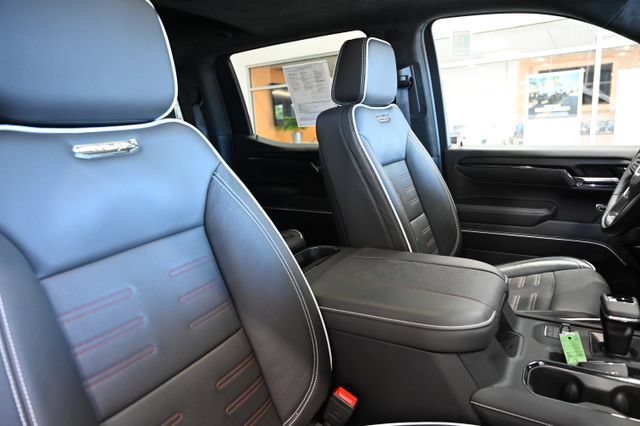 Used 2025 GMC Sierra 1500 AT4X AWD/4WD image 13