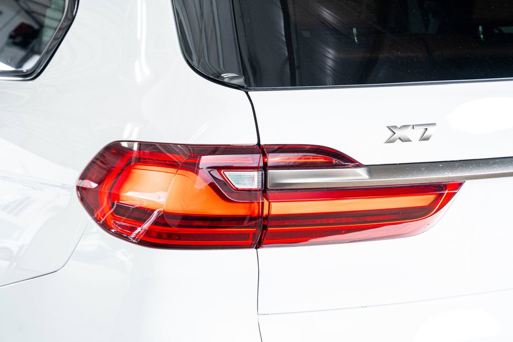 Used 2021 BMW X7 M50i w/ Executive Package AWD/4WD image 24