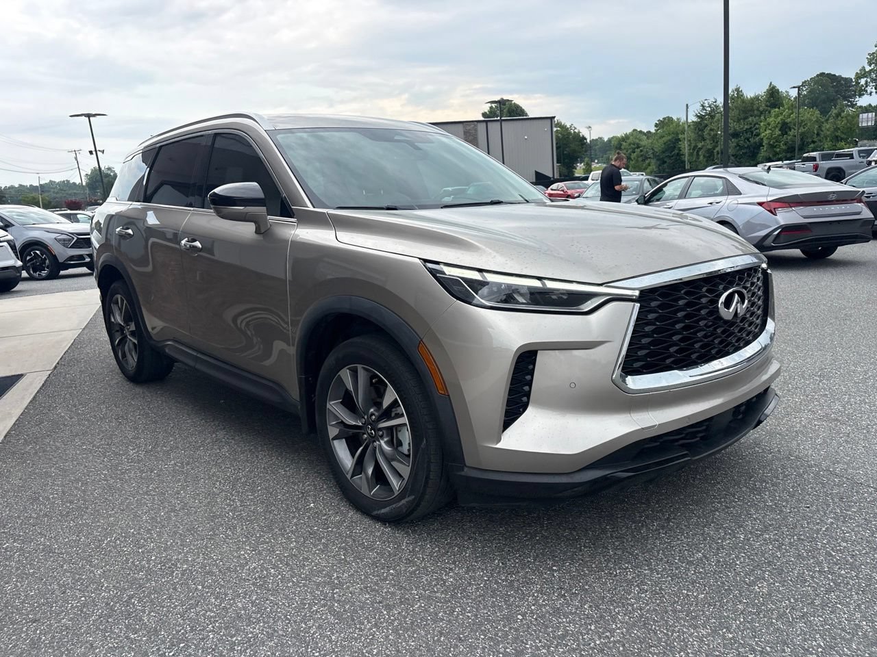 Used 2023 INFINITI QX60 Luxe w/ Cargo Package FWD image 10