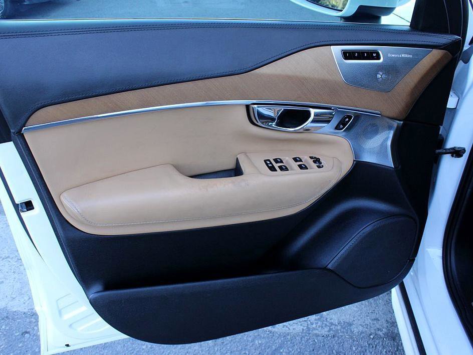 Used 2016 Volvo XC90 T6 image 23