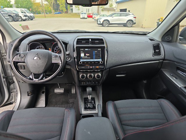 Used 2024 Mitsubishi Outlander Sport SE image 30