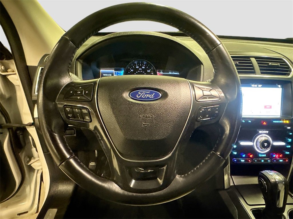 Used 2019 Ford Explorer Limited w/ Limited Luxury Package image 12