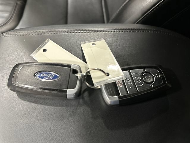 Used 2020 Ford Explorer Platinum w/ Premium Technology Package AWD/4WD image 39
