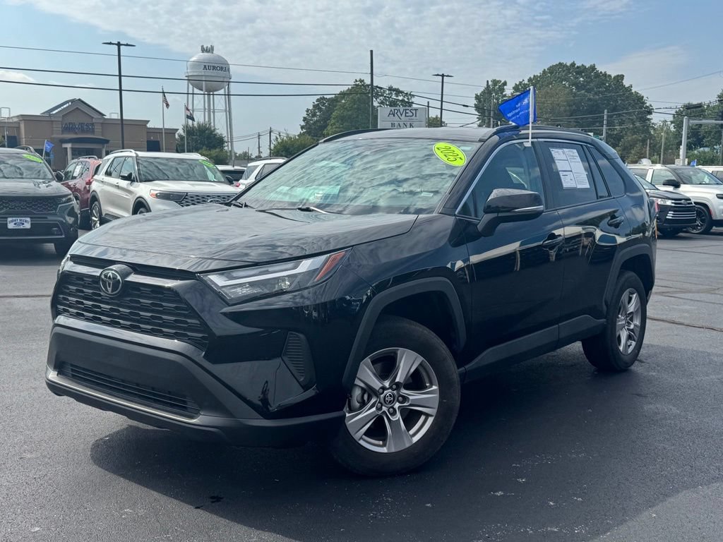 Used 2025 Toyota RAV4 XLE AWD/4WD image 29