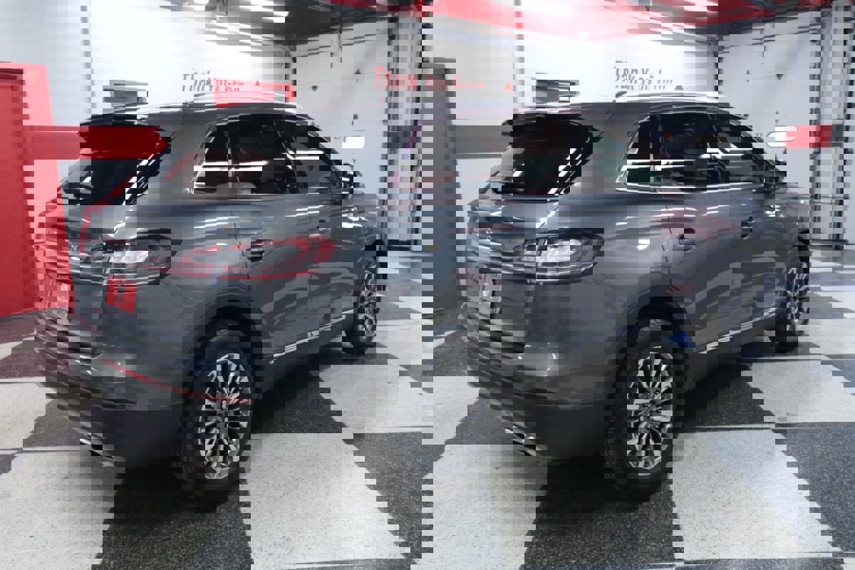 Used 2021 Lincoln Nautilus FWD w/ Equipment Group 101A image 7