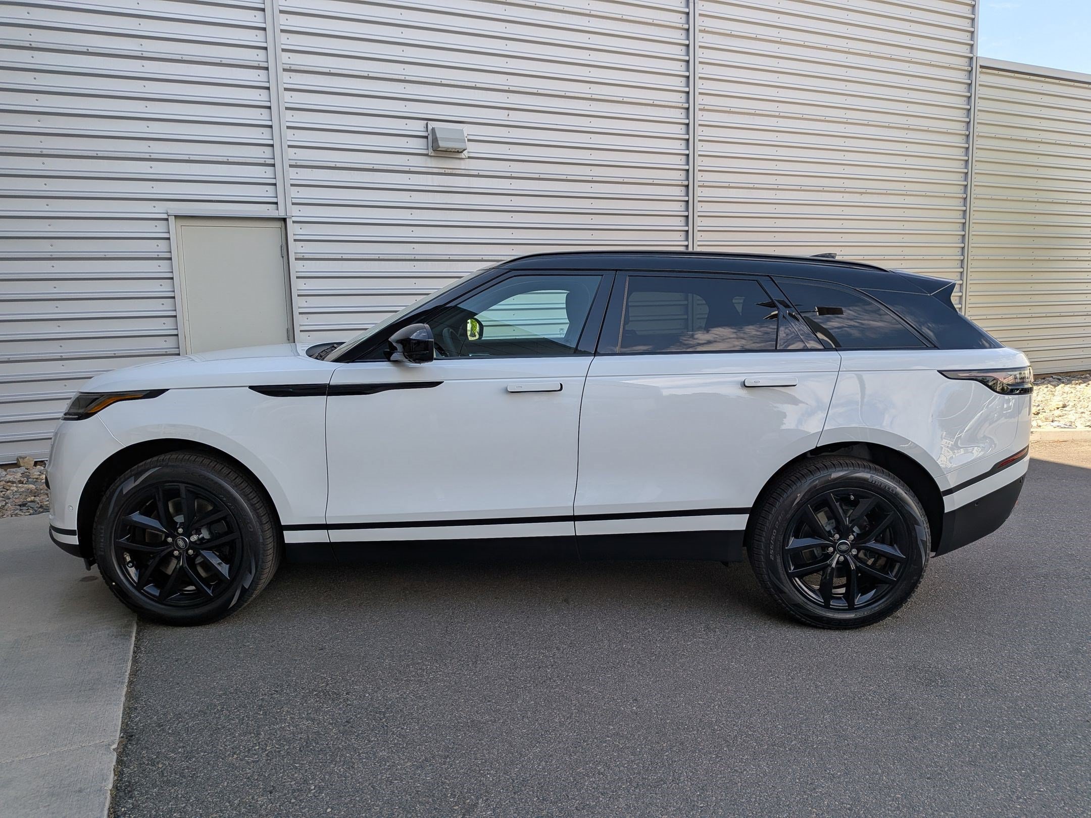 New 2026 Land Rover Range Rover Velar S AWD/4WD image 8