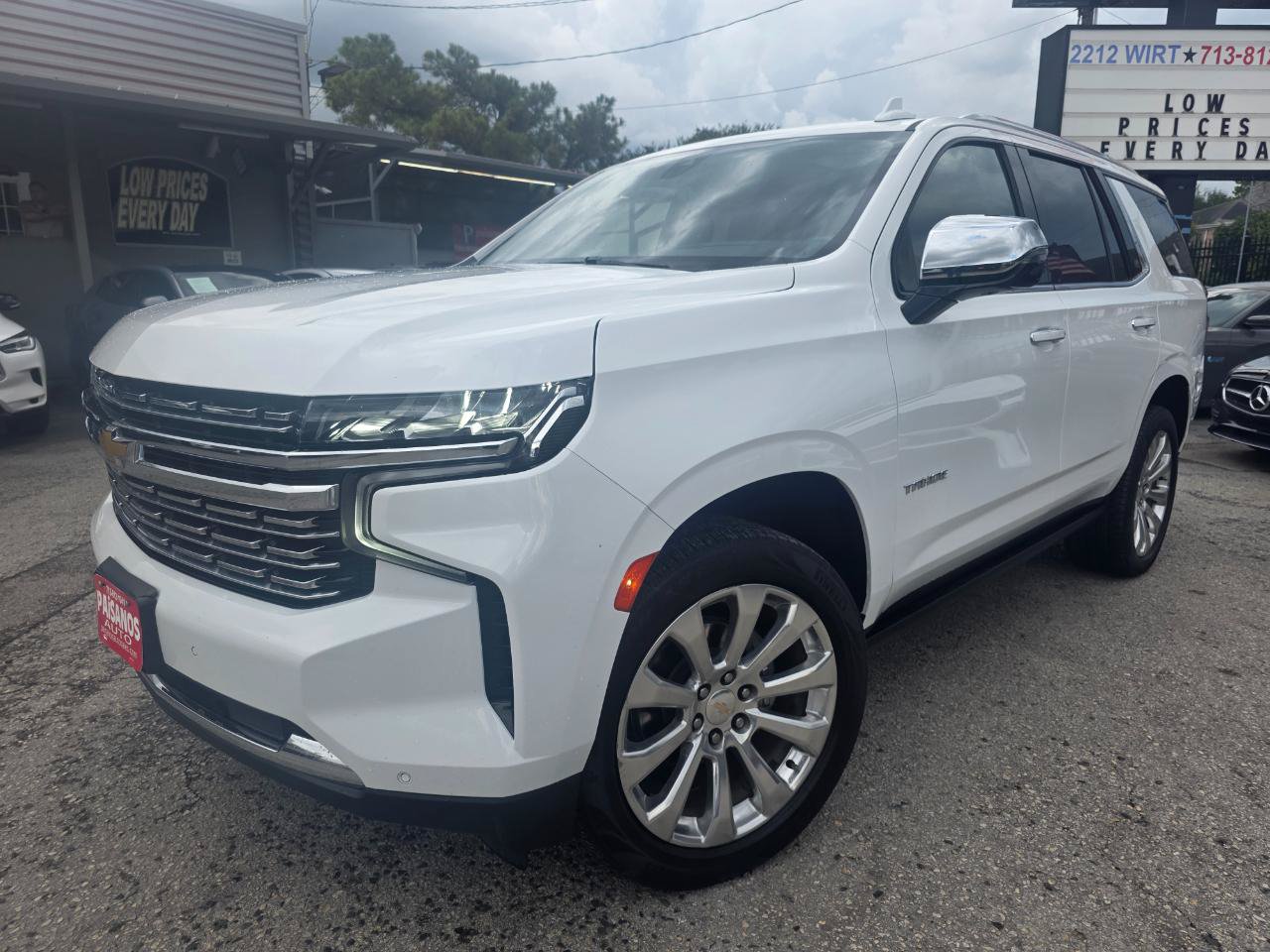 Used 2021 Chevrolet Tahoe Premier w/ Premium Package RWD image 2