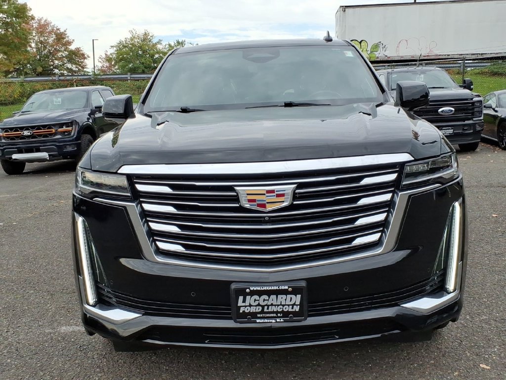 Used 2021 Cadillac Escalade Premium Luxury Platinum AWD/4WD image 2