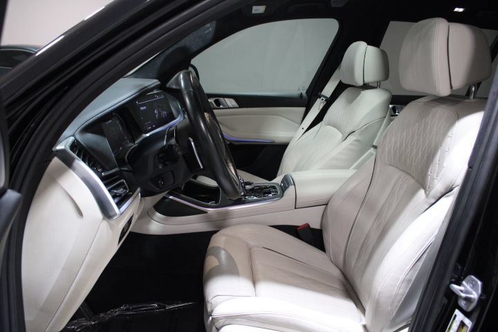 Used 2021 BMW X7 M50i w/ Dynamic Handling Package AWD/4WD image 21