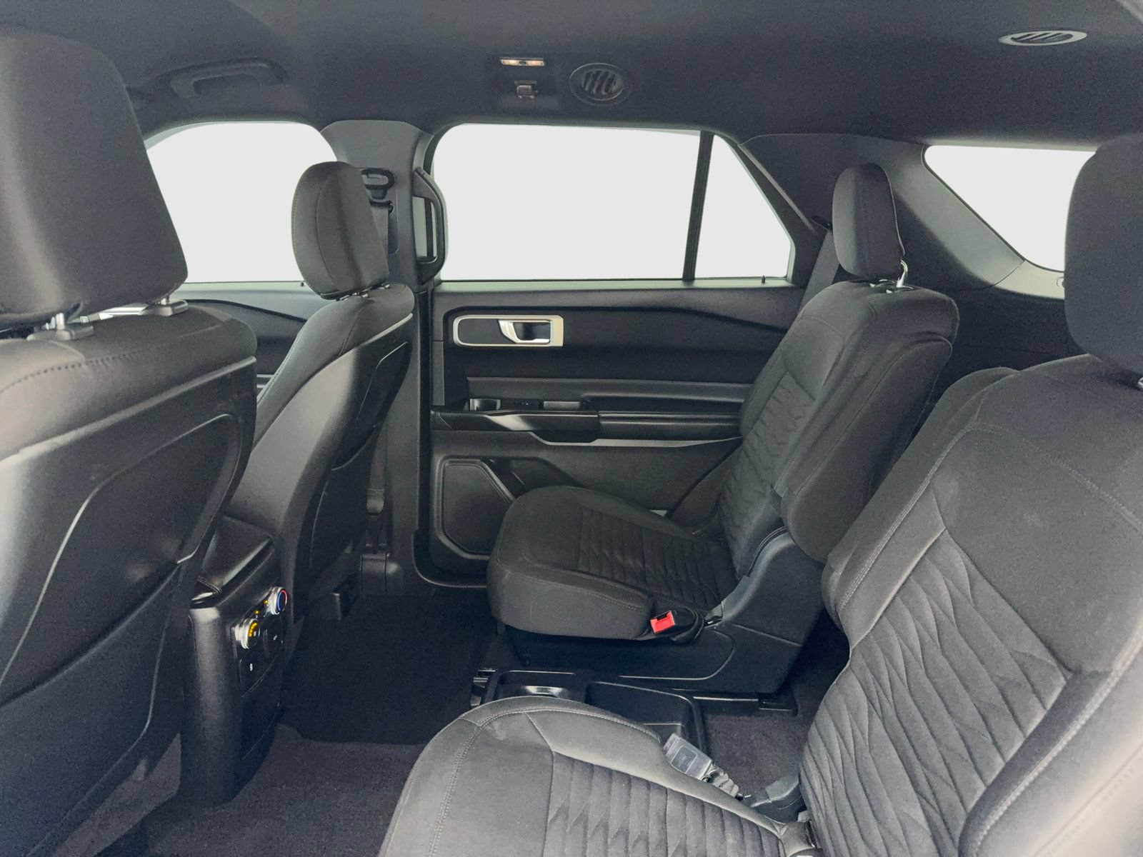 Used 2020 Ford Explorer XLT AWD/4WD image 36