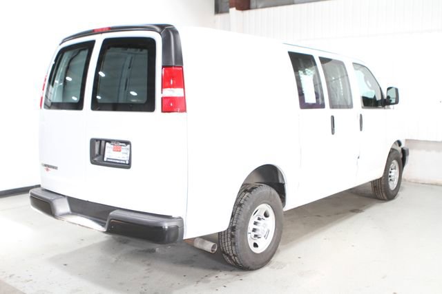 Used 2019 Chevrolet Express 3500 w/ Driver Convenience Package image 34