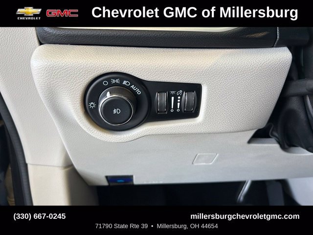 Used 2023 Chrysler Pacifica Touring-L FWD image 25