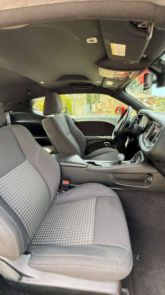 Used 2019 Dodge Challenger SXT RWD image 6