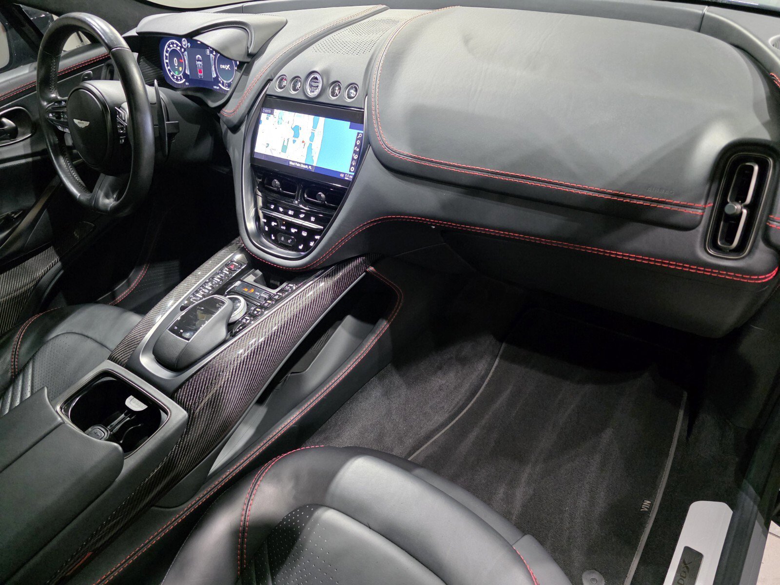 Used 2023 Aston Martin DBX image 23