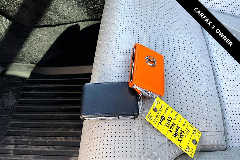 Used 2023 Volvo XC60 B5 Ultimate w/ Climate Package image 34