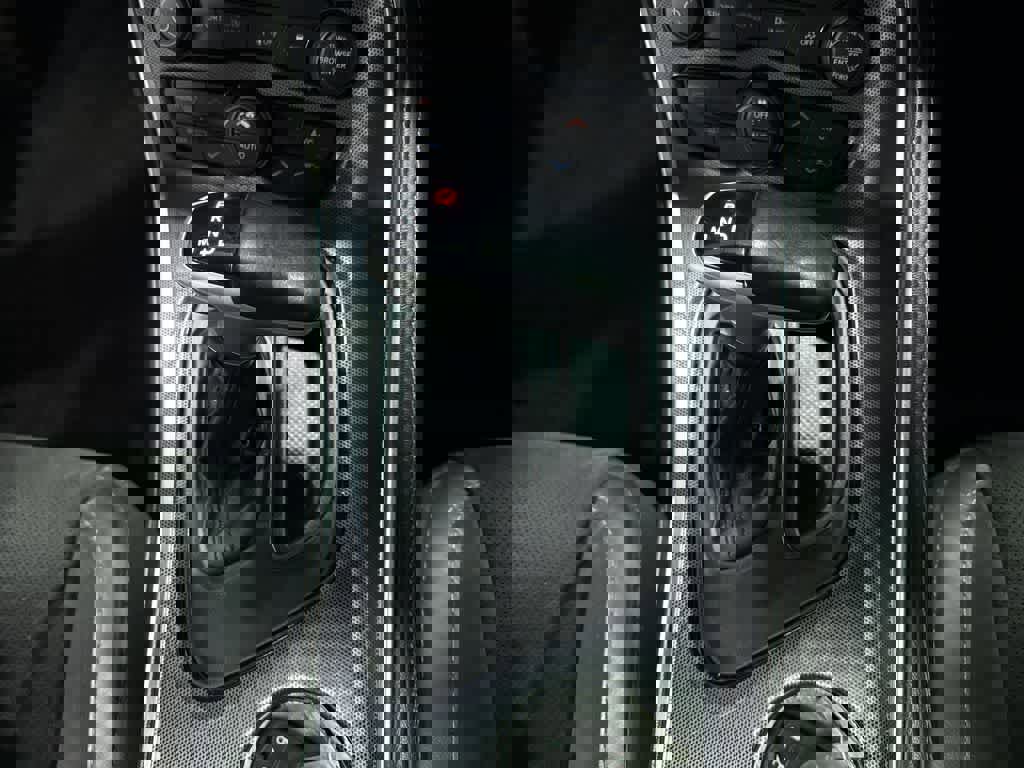 Used 2018 Dodge Challenger R/T Scat Pack w/ Leather Interior Group image 32