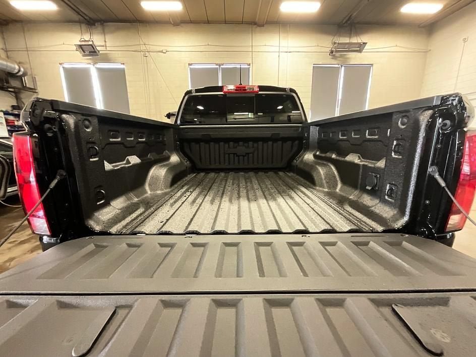 New 2026 Chevrolet Colorado ZR2 w/ Technology Package AWD/4WD image 11