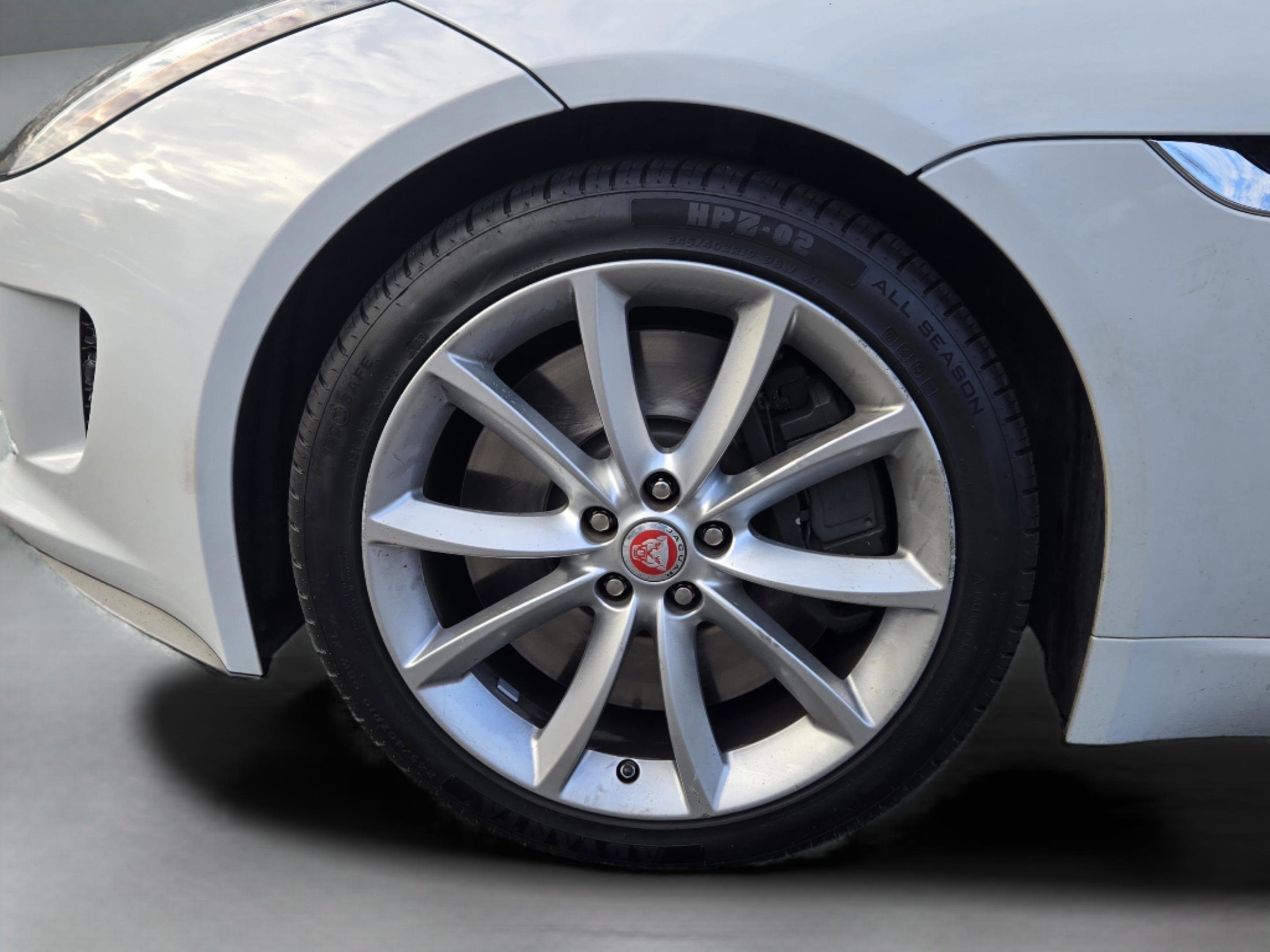 Used 2016 Jaguar F-TYPE S image 11