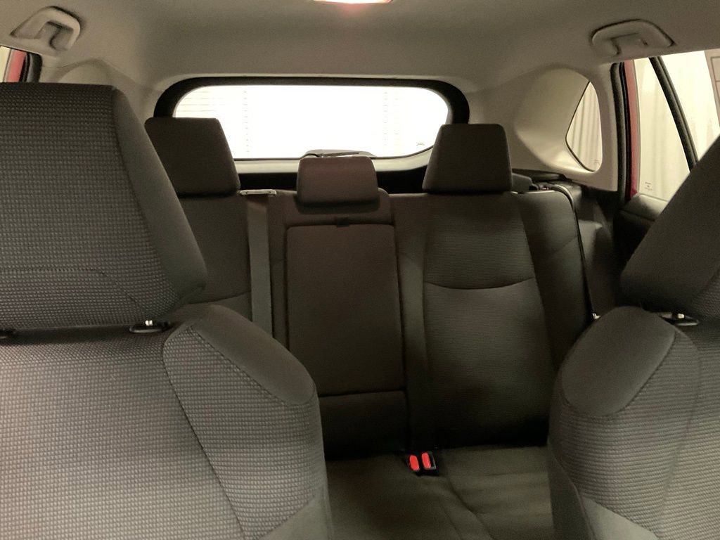 Used 2021 Toyota RAV4 LE image 29