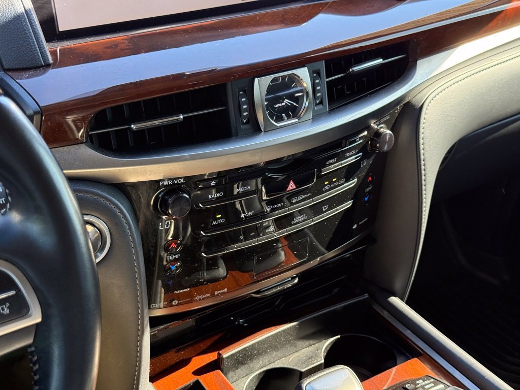 Certified 2020 Lexus LX 570 4WD w/ Luxury Package image 38
