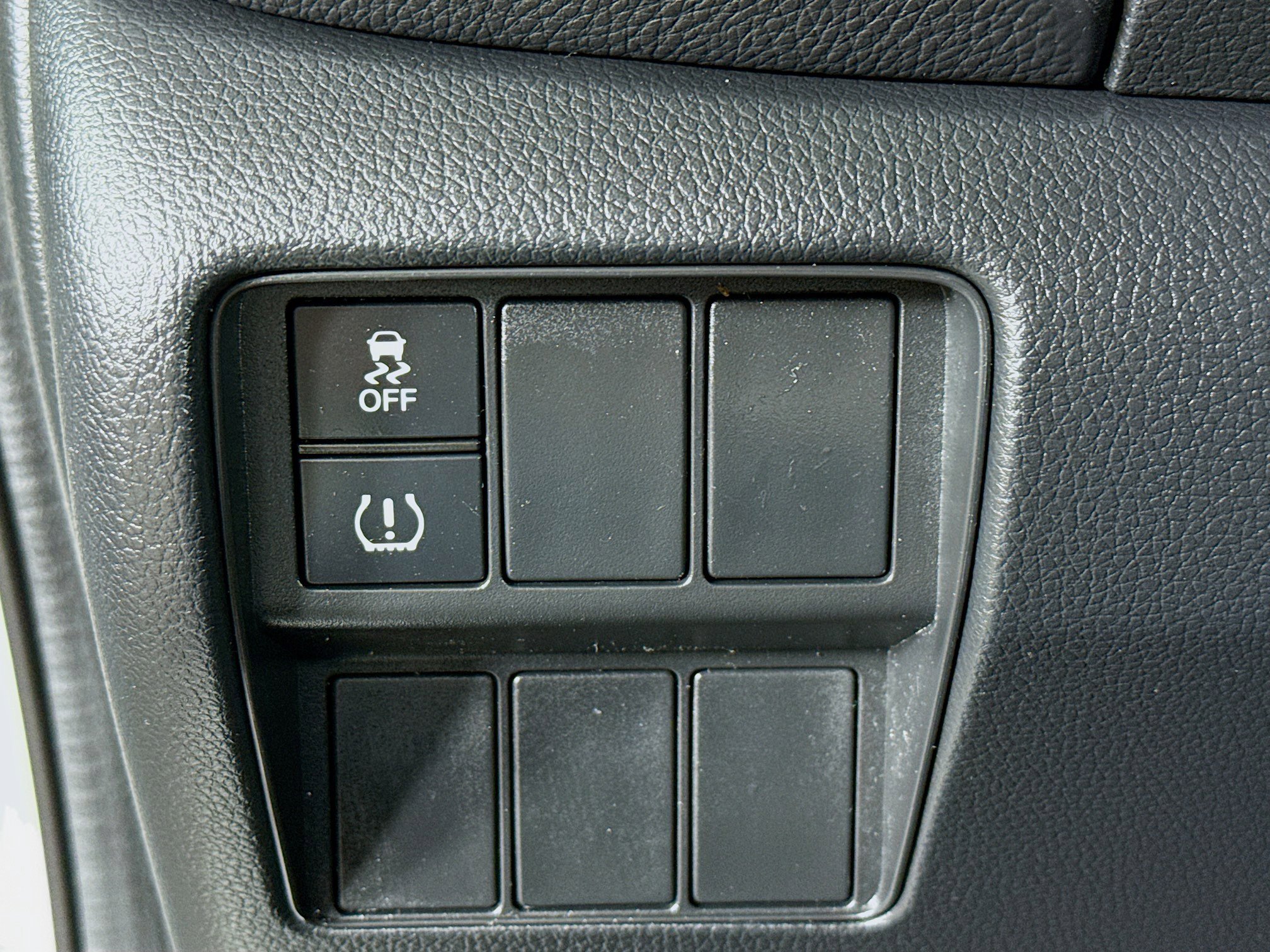 Used 2018 Honda CR-V LX image 9