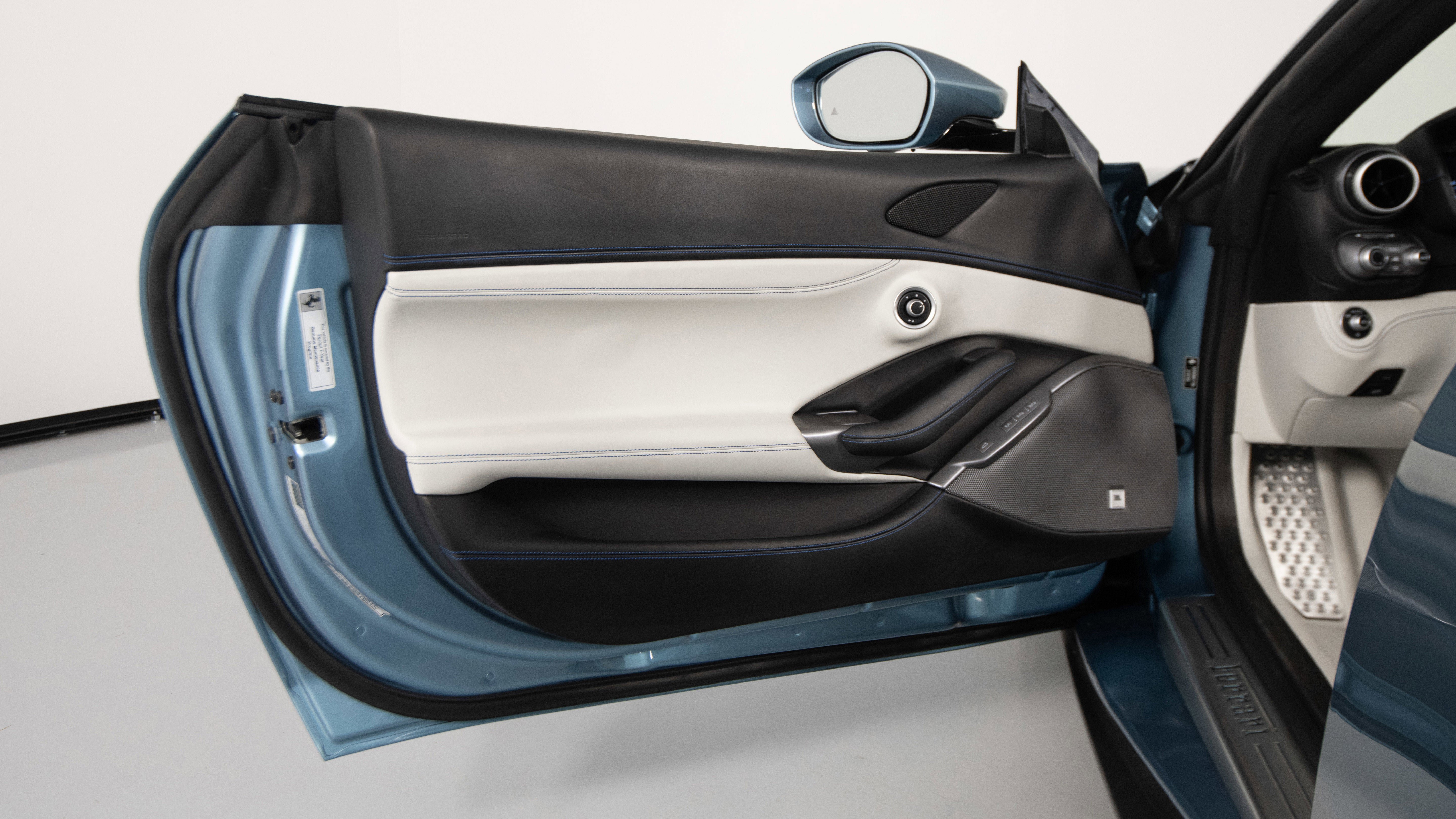 Certified 2023 Ferrari Portofino M RWD image 16