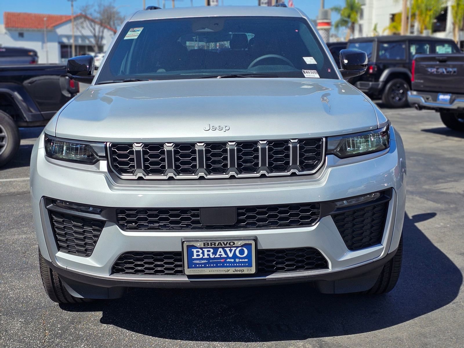 New 2026 Jeep Grand Cherokee L Limited AWD/4WD image 2