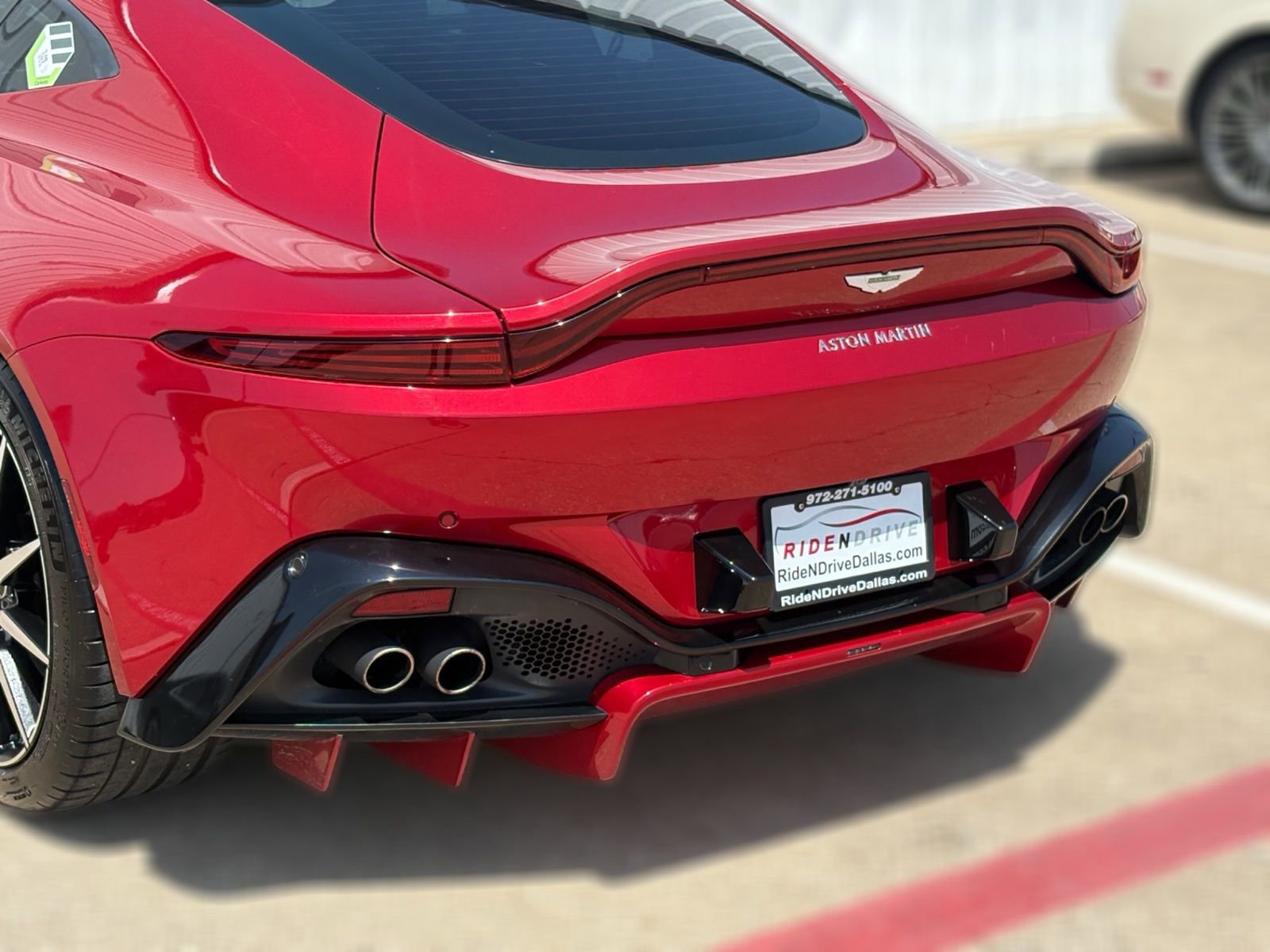 Used 2019 Aston Martin V8 Vantage Coupe RWD image 9