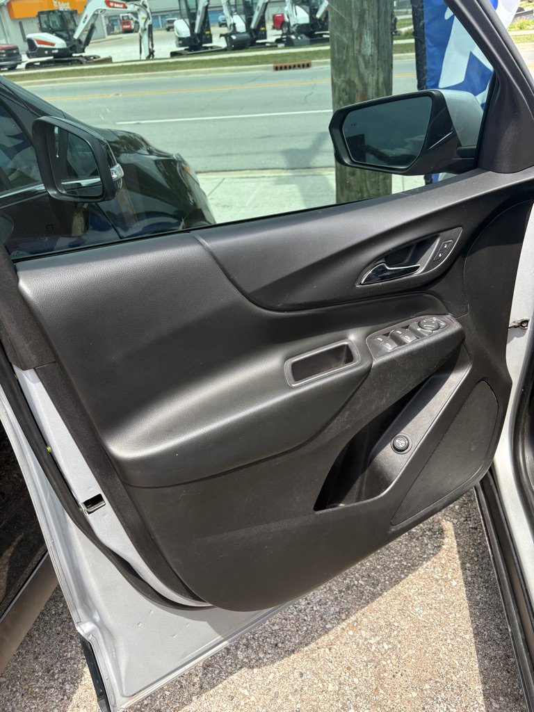 Used 2019 Chevrolet Equinox LT FWD image 10