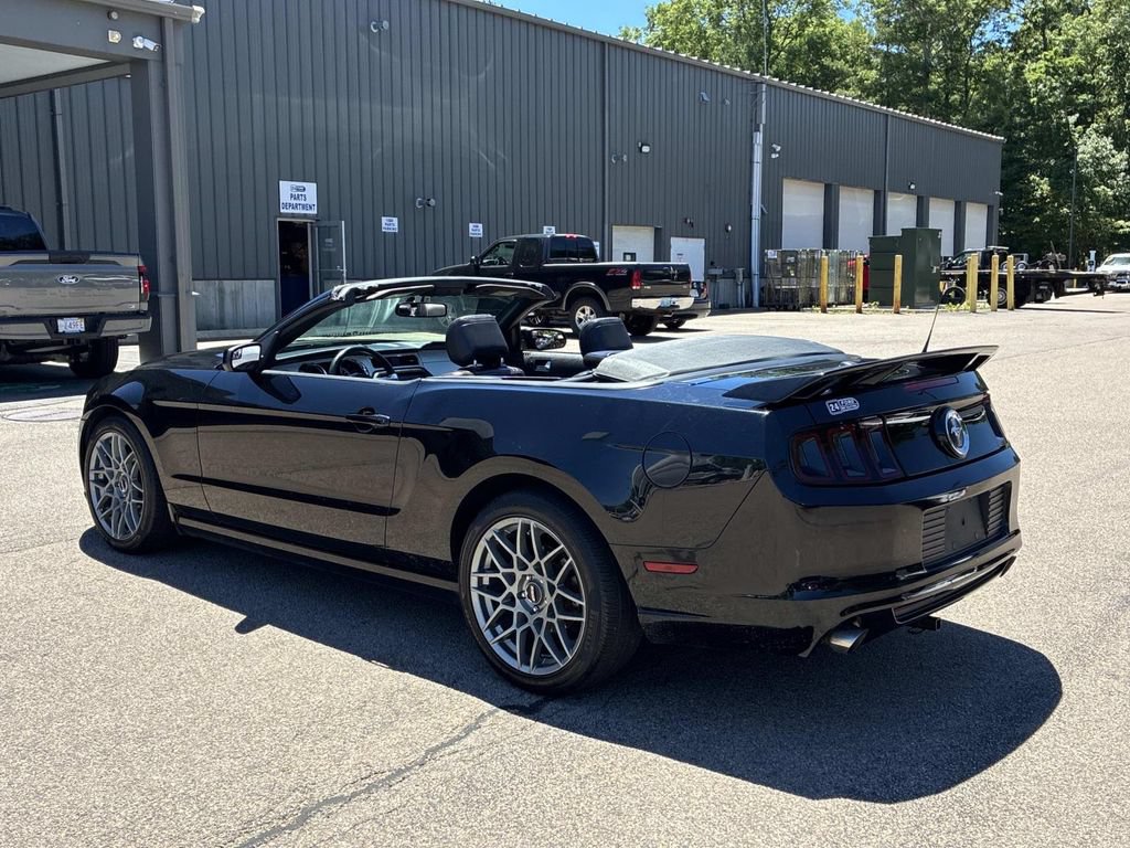 Used 2013 Ford Mustang Premium RWD image 5